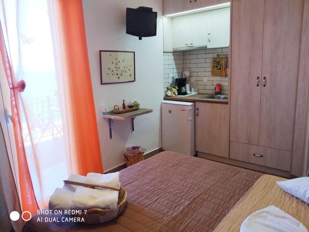 Violetta Rooms Короні Екстер'єр фото